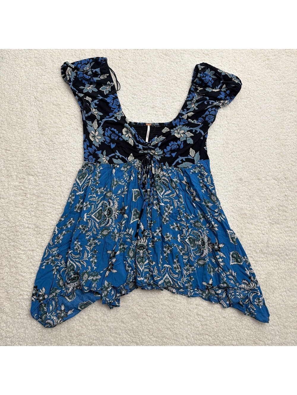 Free People Babydoll Top Womens M Blue Floral Smocked Boho Cap Sleeve Tunic